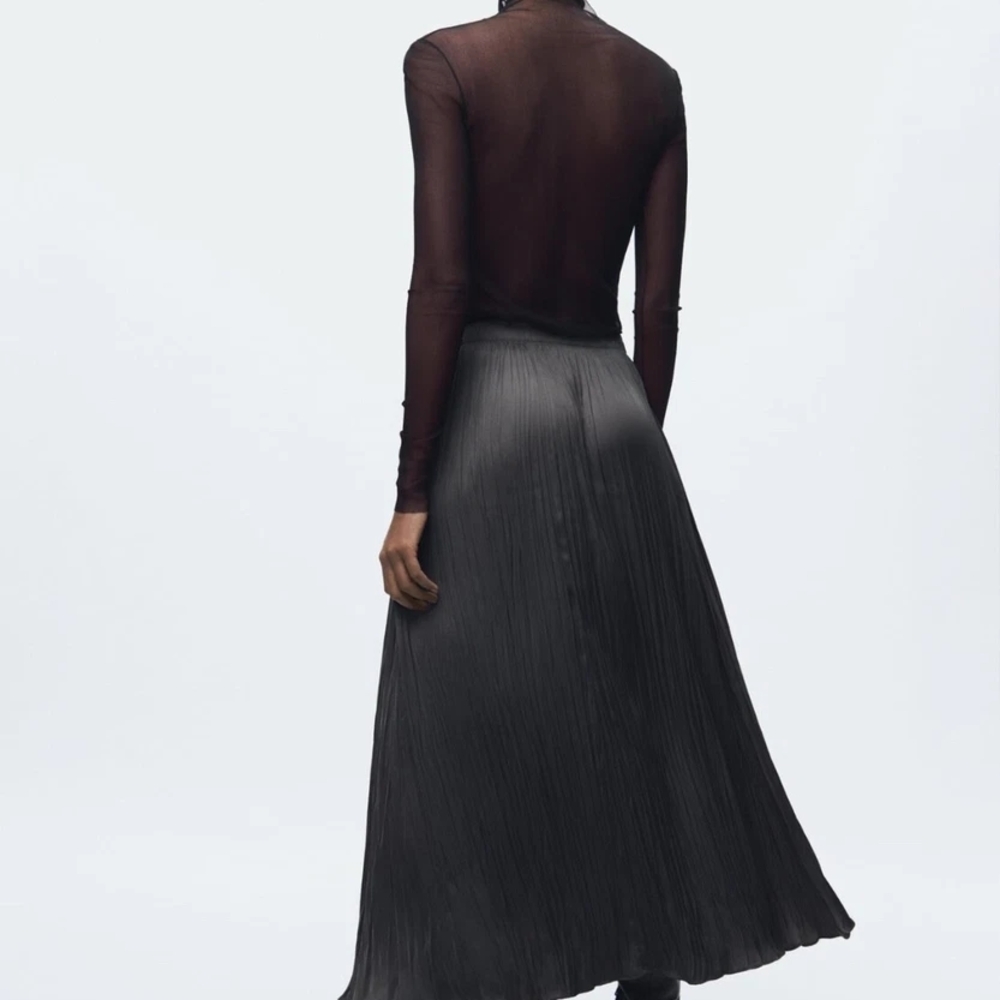 ZARA Gray Pleated Skirts Size M/L - Picture 2 of 8